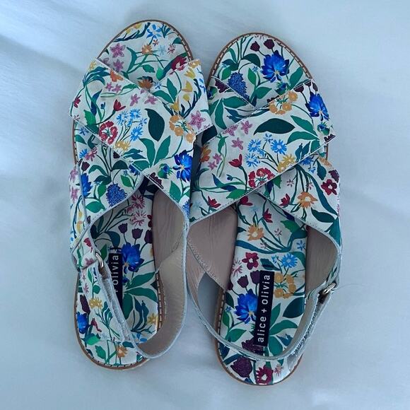 Alice + Olivia Shoes - ALICE AND OLIVIA Floral Sandals Size 40